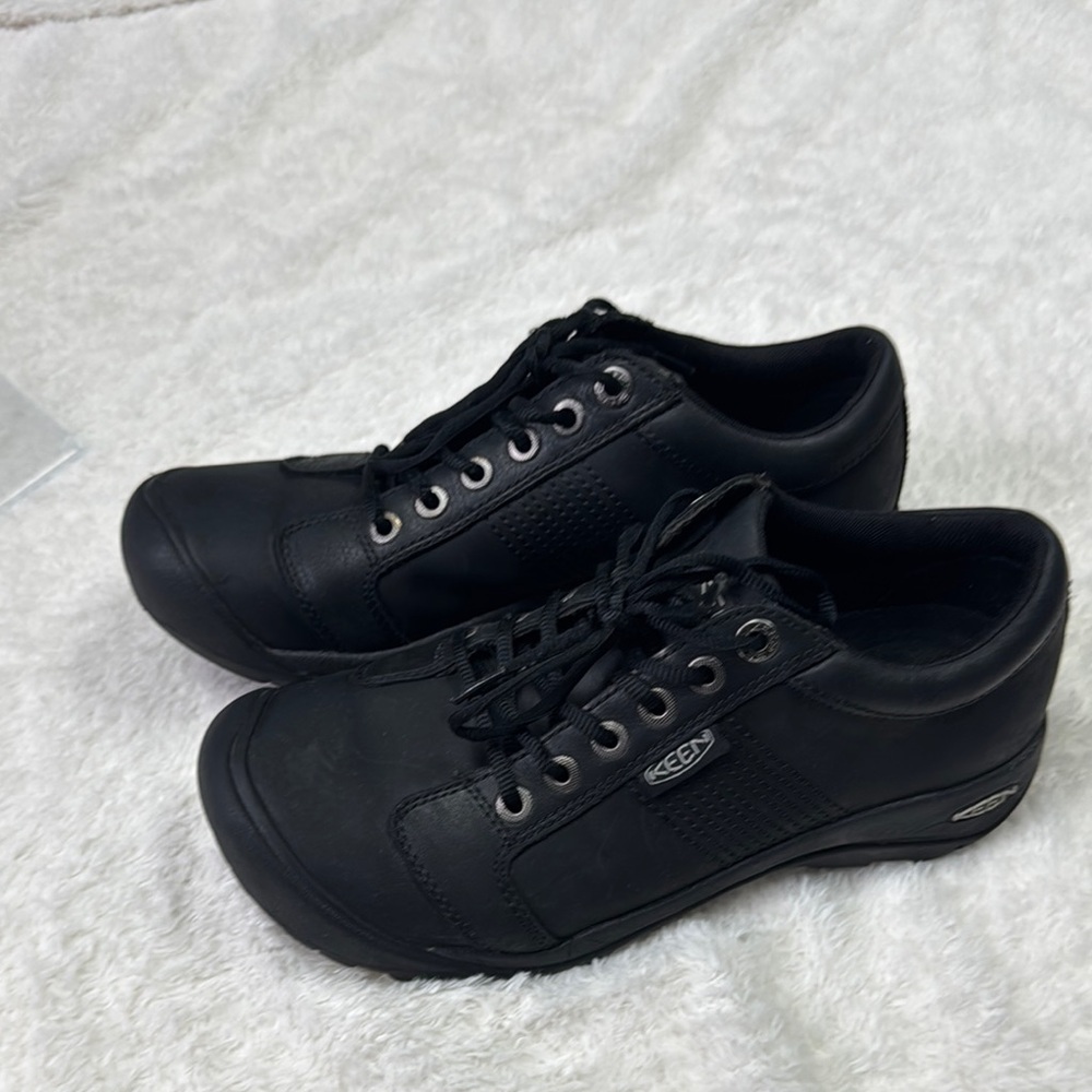 Keen Men's Black Shoes - Picture 2 of 5